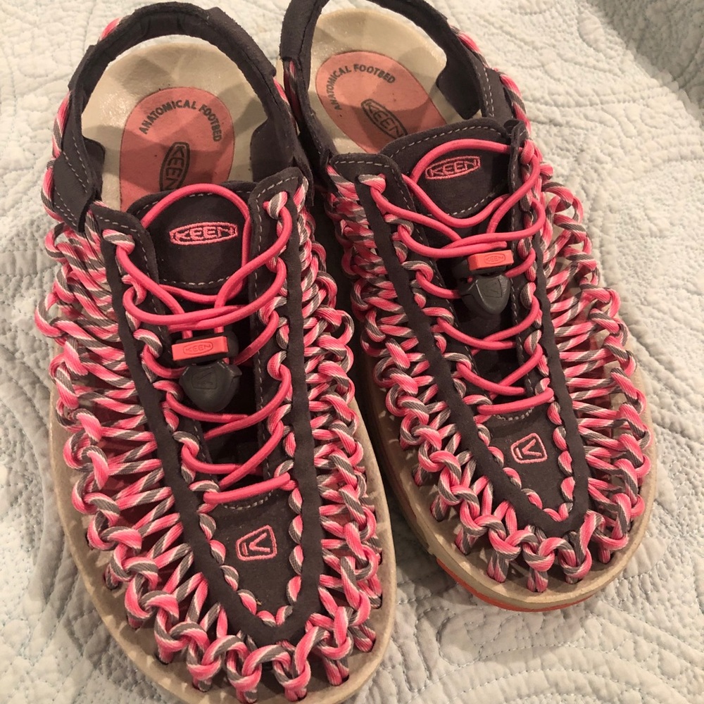 Size 6.5 water/boat shoes hardly used.